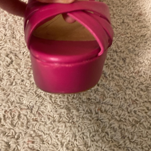 Schutz SZ 7.5 worn less than 10 times. - Picture 3 of 6